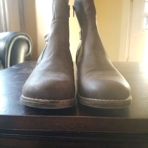 BareTraps Ankle Boots Size 10W